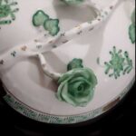 Large Herend Heart-Shaped Jewelry Box with Apponyi Pattern and Rose Handle - Image 15