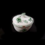 Large Herend Heart-Shaped Jewelry Box with Apponyi Pattern and Rose Handle - Image 8