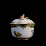 Herend Victoria (VBA) Pattern Sugar Bowl with Rose Finial - Image 15