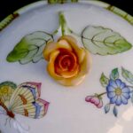 Herend Victoria (VBA) Pattern Sugar Bowl with Rose Finial - Image 18