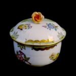 Herend Victoria (VBA) Pattern Sugar Bowl with Rose Finial - Image 20