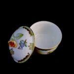 Herend Victoria (VBA) Pattern Sugar Bowl with Rose Finial - Image 2