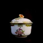 Herend Victoria (VBA) Pattern Sugar Bowl with Rose Finial - Image 9